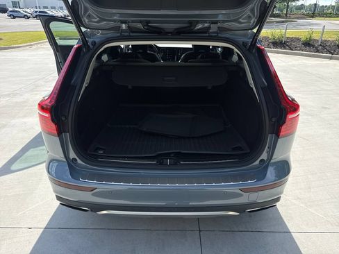 Used 2022 Volvo V60 T5 Cross Country w/ Lounge Package AWD/4WD image 33