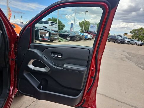 Used 2023 Nissan Frontier SV AWD/4WD image 14