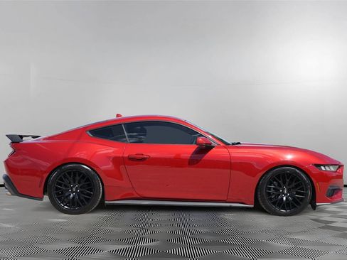 Used 2024 Ford Mustang Coupe RWD image 4