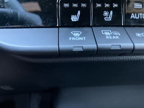 Used 2025 Toyota Crown Platinum image 31