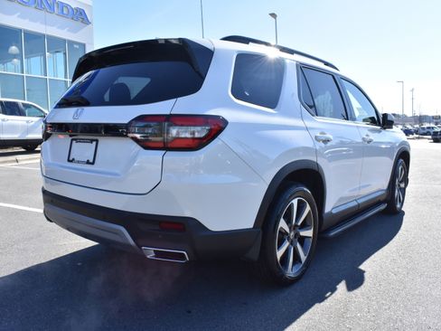 Certified 2023 Honda Pilot Elite image 9