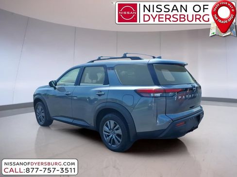 Used 2025 Nissan Pathfinder SV w/ SV Premium Package FWD image 5
