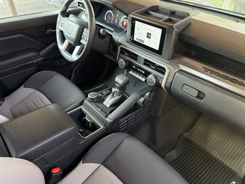 Used 2025 Toyota Tacoma TRD Off-Road AWD/4WD image 20