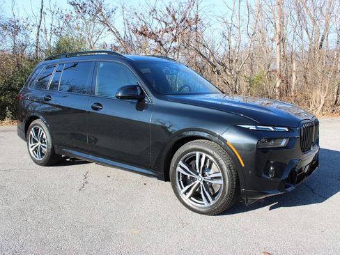 New 2026 BMW X7 M60i image 2