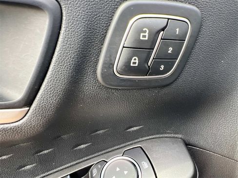 Used 2020 Ford Escape SEL image 12