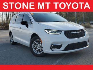 Used 2025 Chrysler Pacifica Select video 1