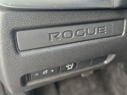 Used 2024 Nissan Rogue S AWD/4WD image 17
