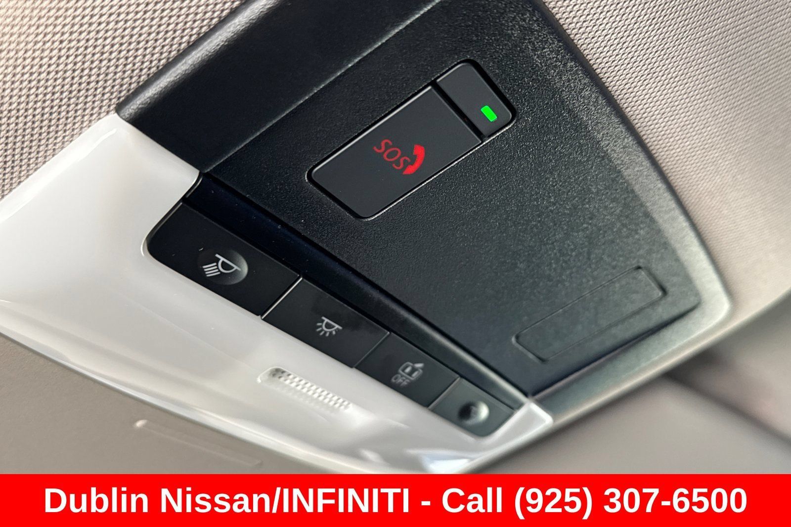 Used 2025 Nissan Rogue SV AWD/4WD image 25
