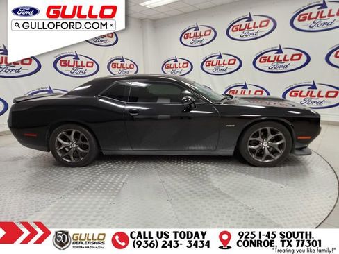 Used 2019 Dodge Challenger R/T image 4