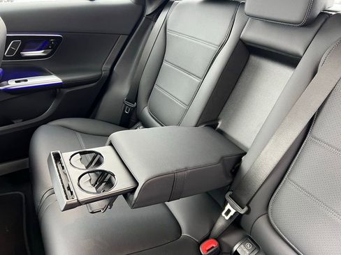 Used 2026 Mercedes-Benz GLC 300 image 27