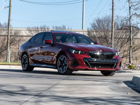 New 2026 BMW 530i xDrive w/ M Sport Package image 2