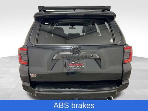 Used 2019 Toyota 4Runner TRD Off-Road Premium image 3