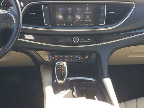 Used 2021 Buick Enclave Premium w/ Sun and Sites Package image 28