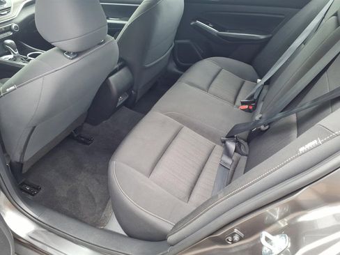 Used 2023 Nissan Altima 2.5 SV image 8