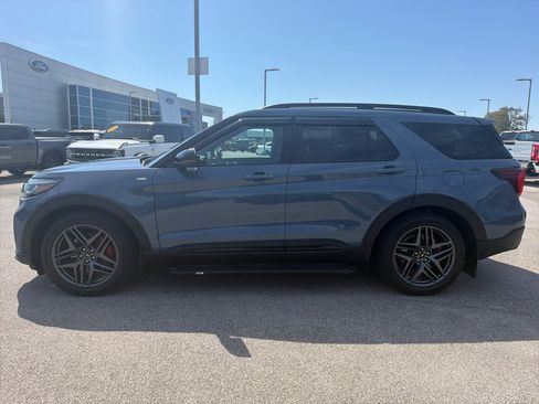 Certified 2025 Ford Explorer ST-Line w/ Premium Package RWD image 8