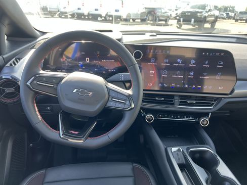 New 2025 Chevrolet Equinox EV RS w/ Convenience Package II image 5