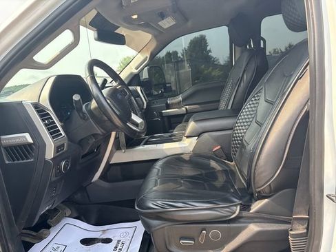 Used 2017 Ford F250 Lariat w/ Lariat Value Package AWD/4WD image 8