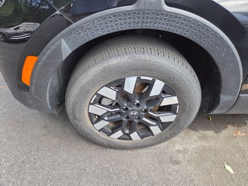 Used 2025 Hyundai Santa Cruz SEL FWD image 2