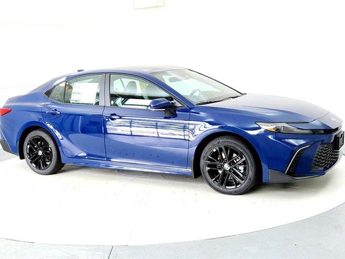 New 2026 Toyota Camry SE image 7