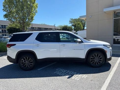 Used 2023 Chevrolet Traverse RS AWD/4WD image 9
