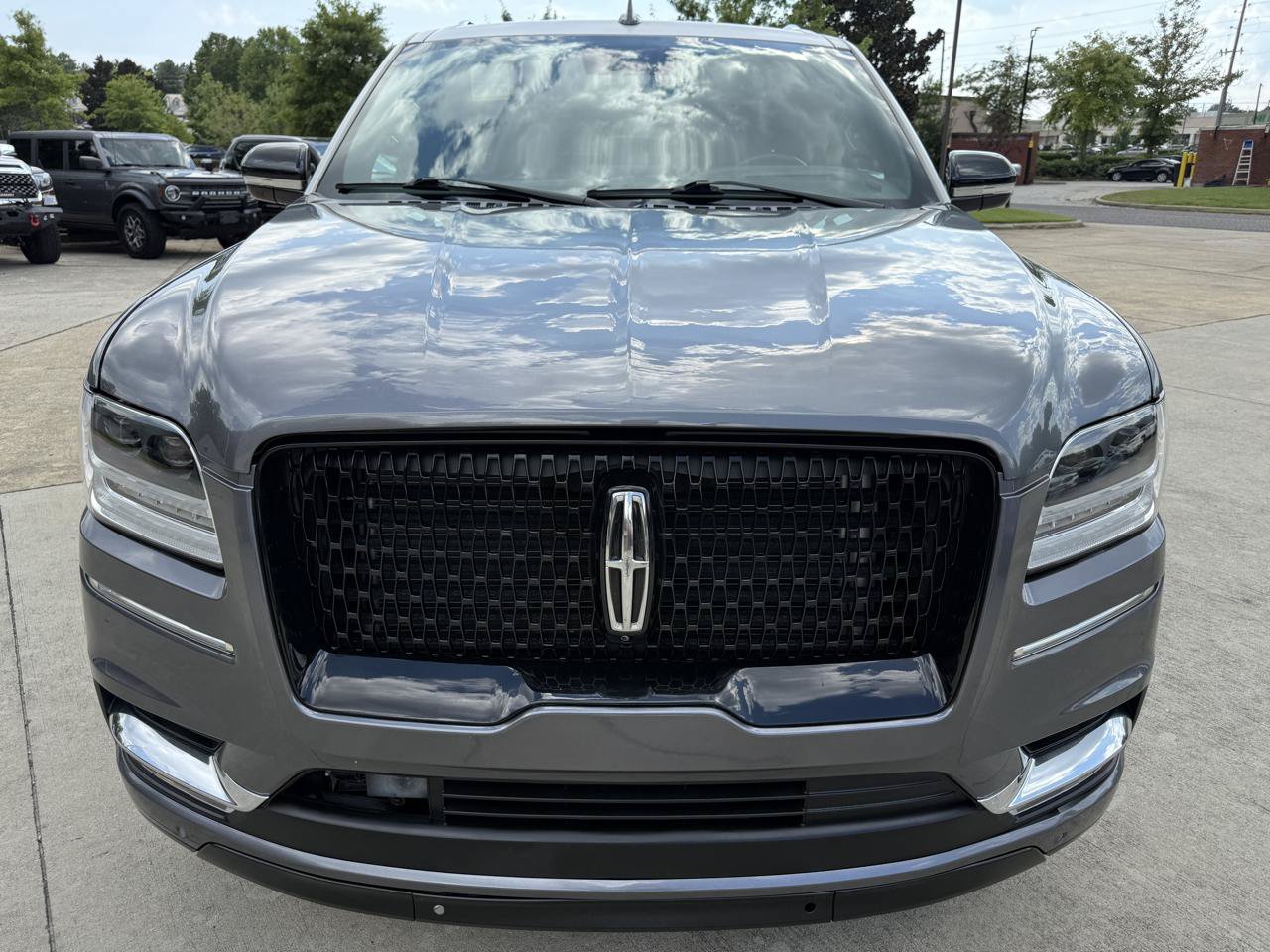 Used 2021 Lincoln Navigator Reserve w/ Luxury Package RWD image 3