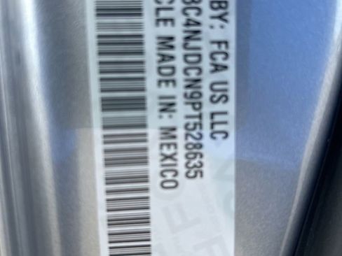 Used 2023 Jeep Compass Limited image 47