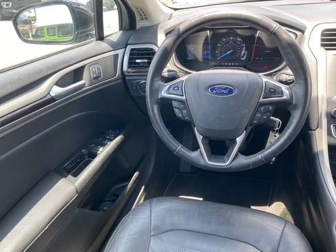 Used 2016 Ford Fusion SE w/ Equipment Group 202A FWD image 18