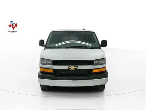 Used 2021 Chevrolet Express 2500 w/ Driver Convenience Package image 7