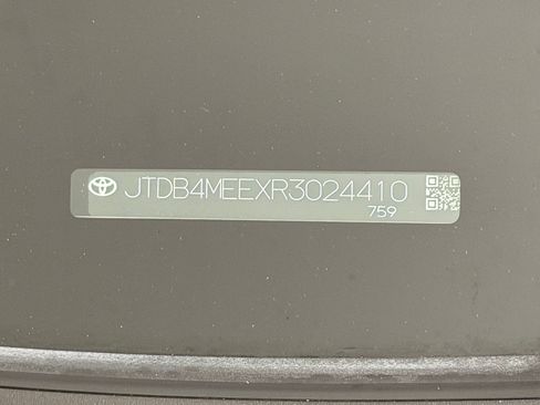 Used 2024 Toyota Corolla LE w/ LE Convenience Package FWD image 22