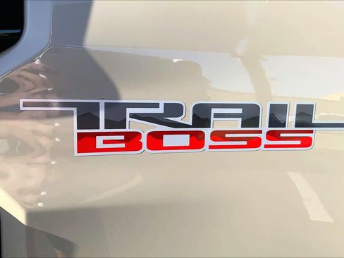 Used 2023 Chevrolet Colorado Trail Boss w/ Advanced Trailering Package image 10