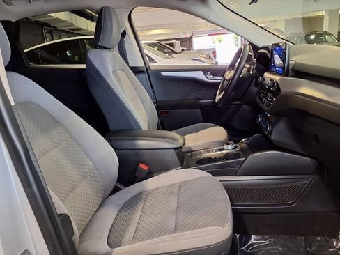 Certified 2020 Ford Escape SE FWD image 29