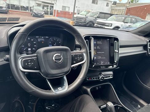 Used 2020 Volvo XC40 T5 R-Design w/ Protection Package AWD/4WD image 20