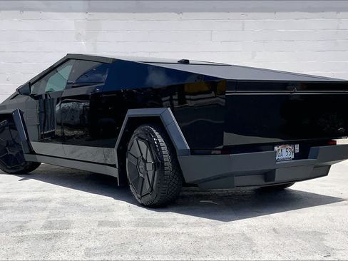 Used 2024 Tesla Cybertruck Cyberbeast AWD/4WD image 4