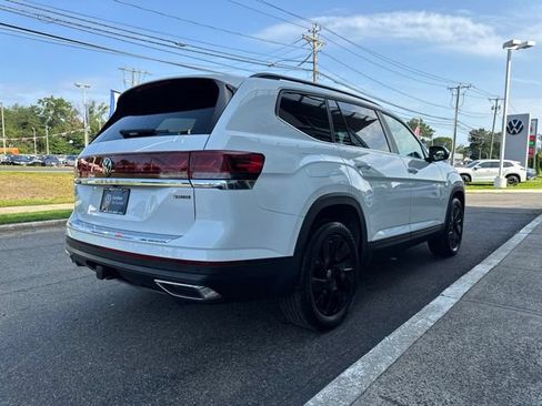 Certified 2024 Volkswagen Atlas SE w/ Black Wheel Package AWD/4WD image 8