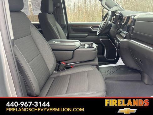 Certified 2025 Chevrolet Silverado 3500 LT w/ Convenience Package image 32