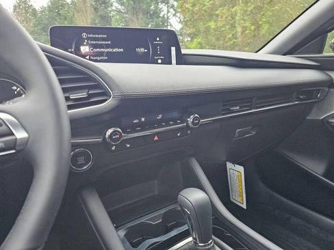 New 2026 MAZDA MAZDA3 Hatchback w/Premium Plus Pkg image 17