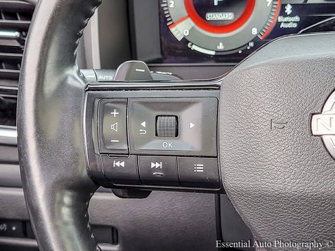 Used 2025 Nissan Rogue SL w/ Tech Package image 15