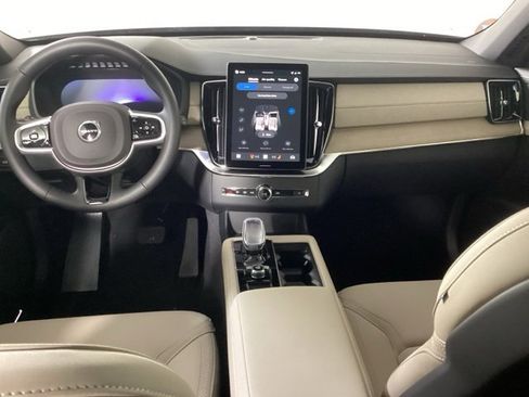 New 2026 Volvo XC90 B5 Core image 12