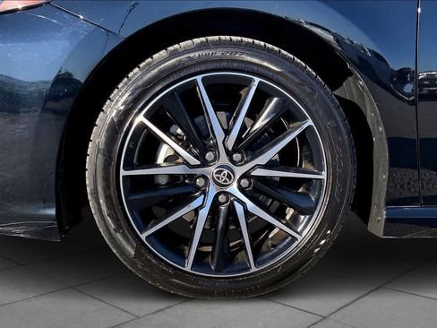 Used 2021 Toyota Camry SE w/ Carpet Mat Package (TMS) image 10