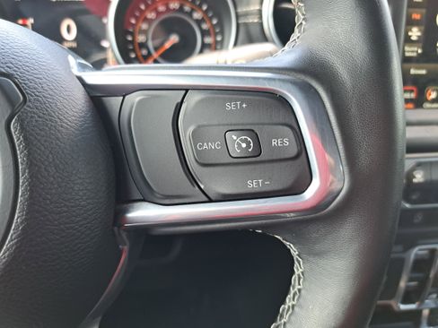 Used 2022 Jeep Wrangler Unlimited Sahara w/ LED Lighting Group AWD/4WD image 17