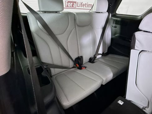 Certified 2022 Hyundai Palisade SEL w/ 8P Bench Seat Package AWD/4WD image 31