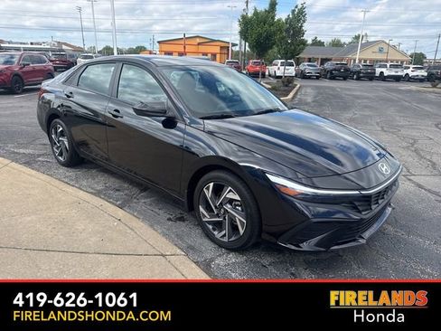 Used 2025 Hyundai Elantra Sport FWD image 7