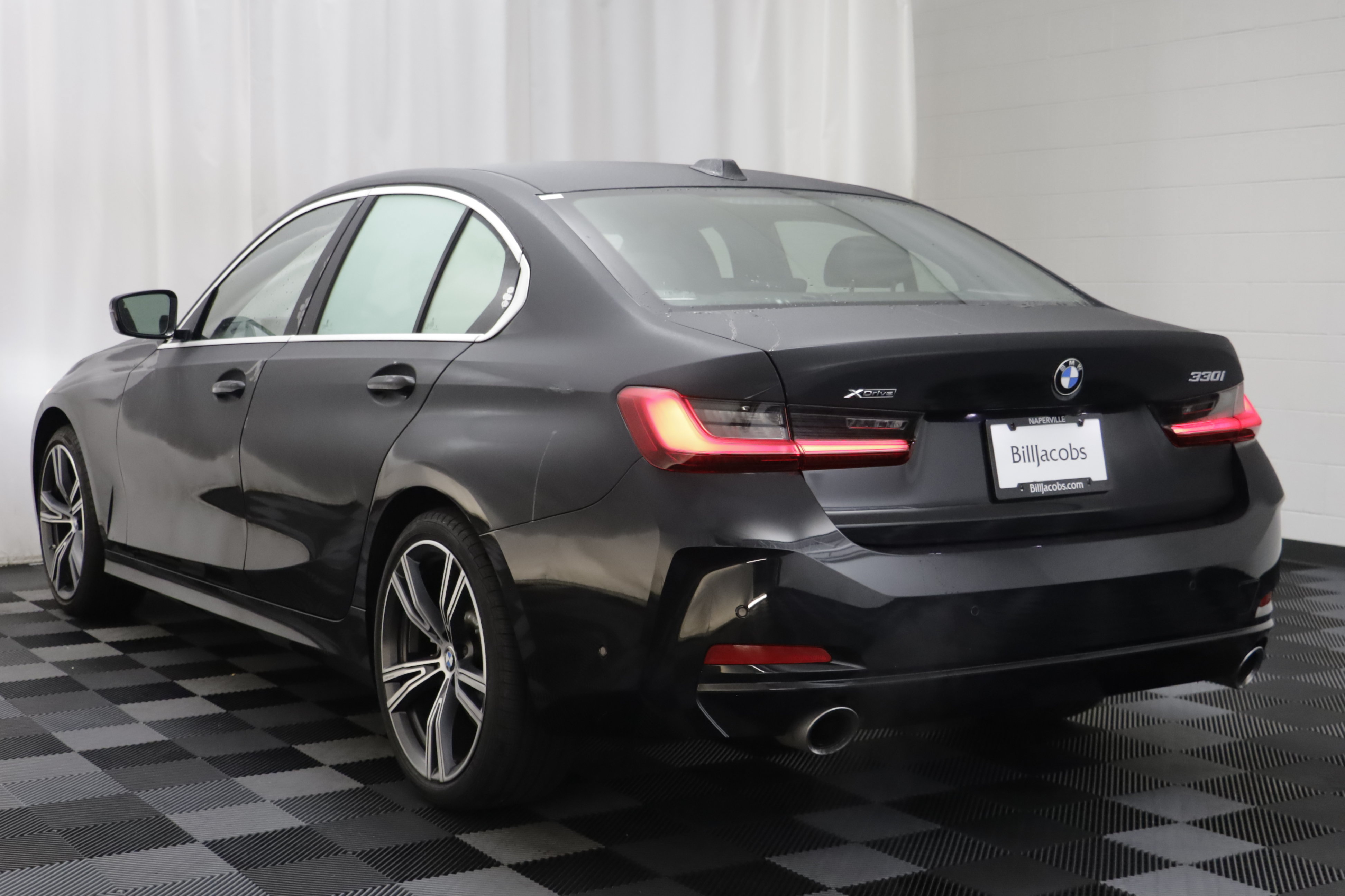 Used 2024 BMW 330i xDrive Sedan w/ Premium Package AWD/4WD image 14