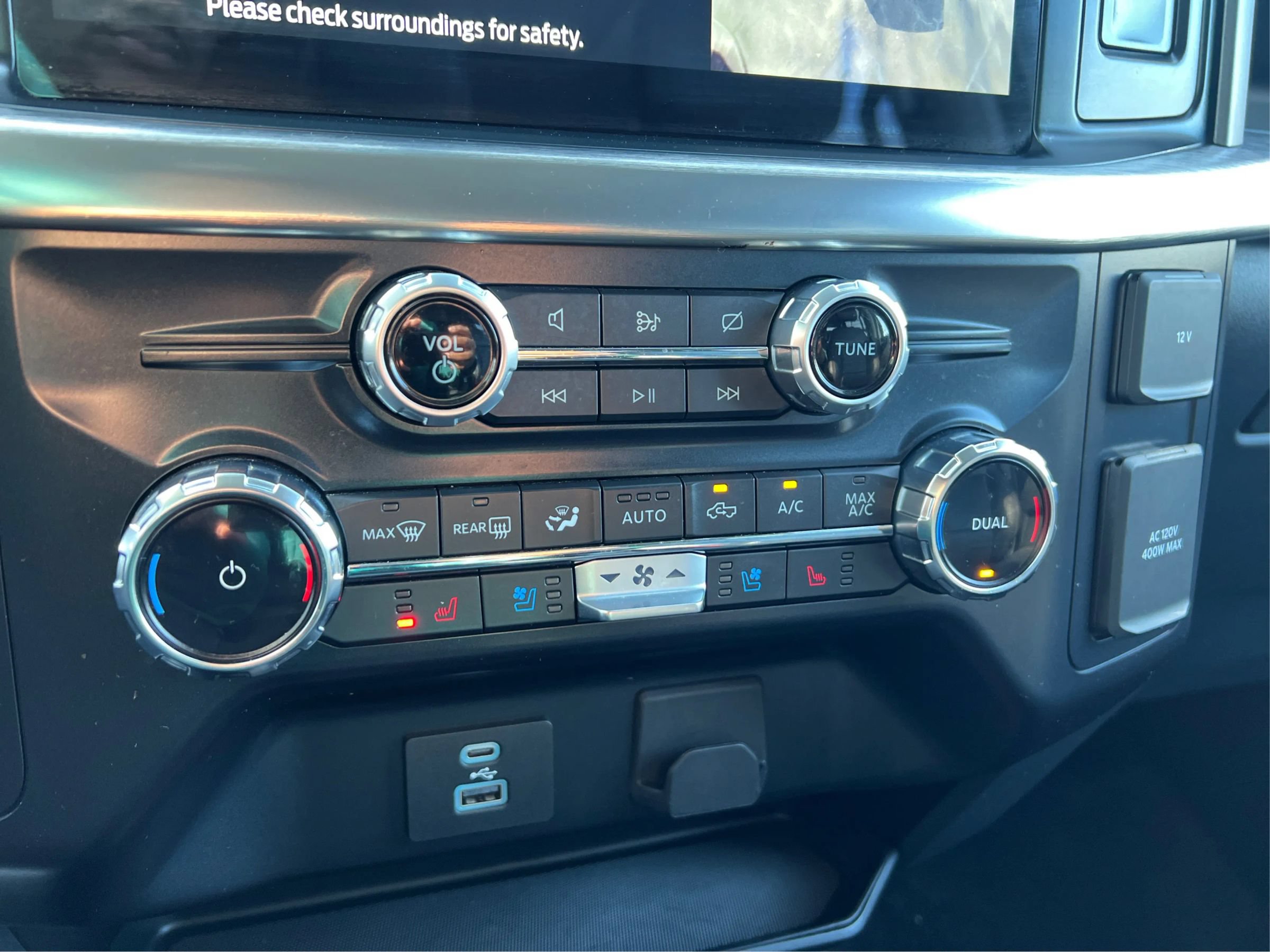 Used 2022 Ford F150 Lariat AWD/4WD image 26