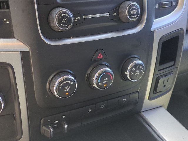 Used 2015 RAM 2500 SLT w/ Luxury Group AWD/4WD image 24