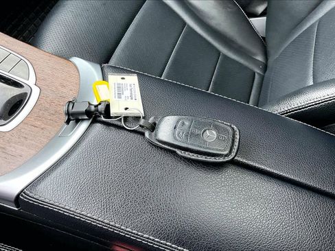 Used 2020 Mercedes-Benz C 300 Sedan image 15