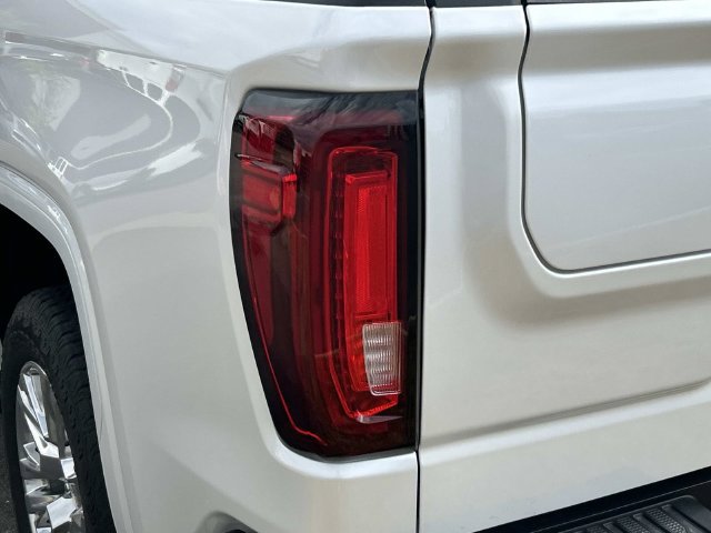 Used 2024 GMC Sierra 1500 Denali AWD/4WD image 9