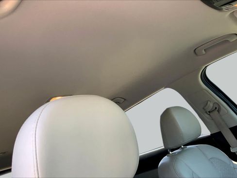 Used 2022 Kia Sorento S FWD image 13