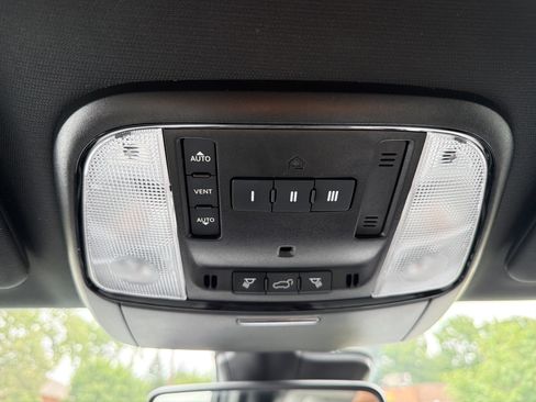 Used 2023 Dodge Durango GT AWD/4WD image 23