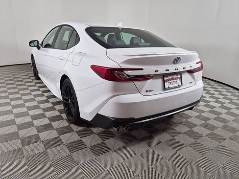 Used 2025 Toyota Camry SE FWD image 5